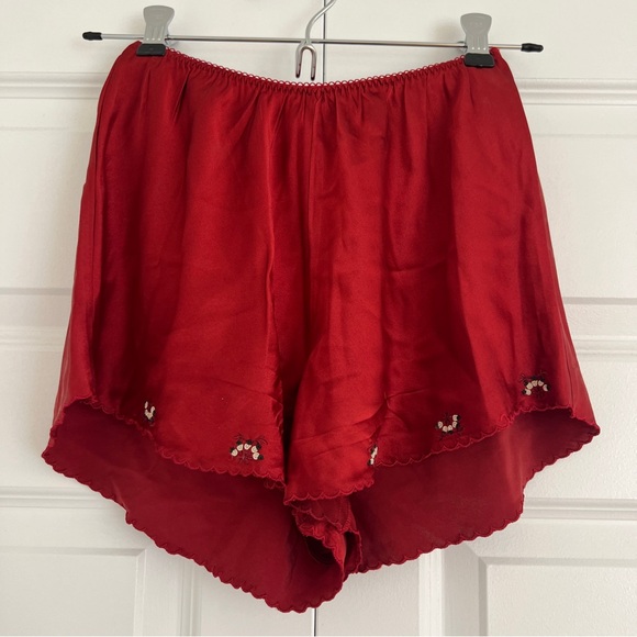 Doen Pants - Doen Natasha Silk Short in Currant